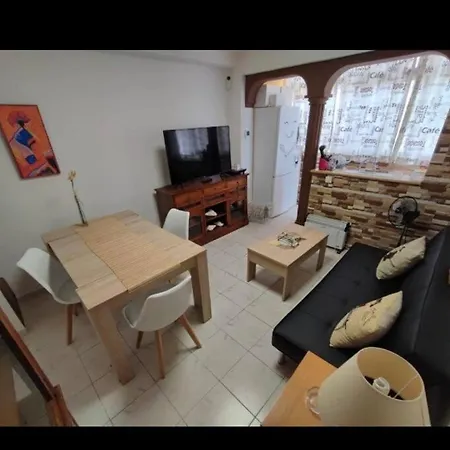 Piso Centro شقة *